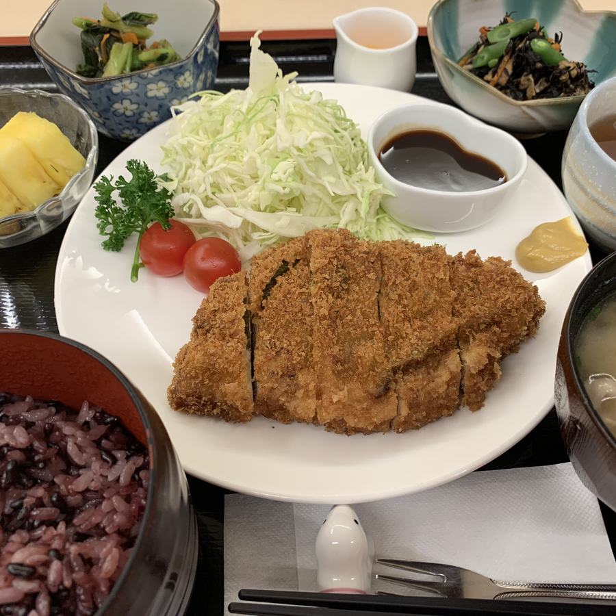 かつと十六穀米のお膳